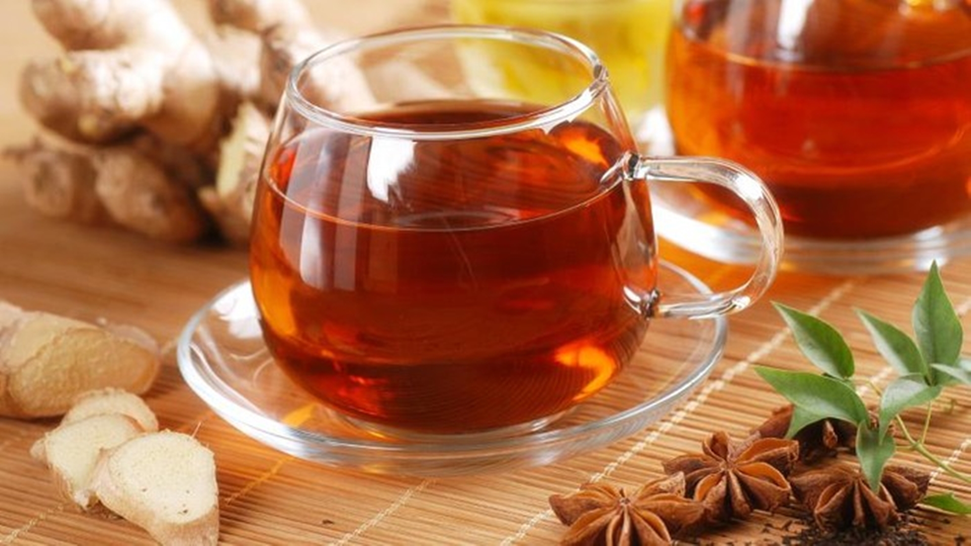 Медовый красный чай. Имбирный чай. Чай черный. Чай с корицей. Чай с корицей и имбирем.